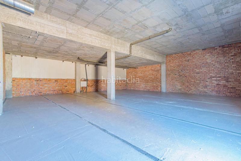 Foto f50ebb2d-64cd-492f-92ee-3094b41e0bda. Rent business premise in Rosaleda - Juventud Granada