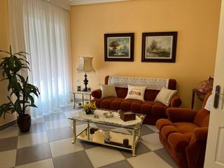 Casa a Vejer. Casa familiar o para negocio con terraza privada muy carca del c