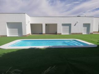 Xalet a Barrio Nuevo. Chalet independiente con piscina privada en conil