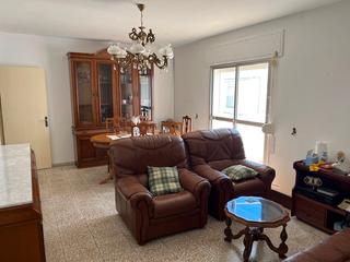 Appartement en Calle diputacin 2. Piso en una zona muy centrica de la zona nueva, terraza privada