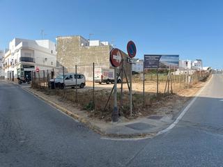 Terreny residencial a Calle hermanos álvarez quintero 6. Solar urbanizable a tan solo cinco minutos del mar en una de las
