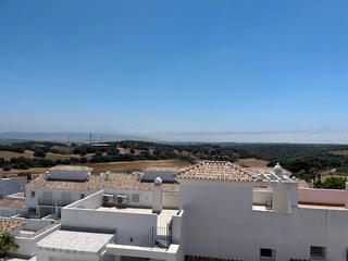 Casa adossada a Vejer. Adosado a estrenar con cuatro dormitorios y vistas al mar, acces