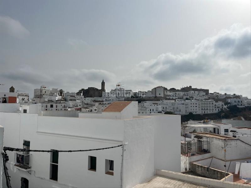 Foto 1c74b492-997e-416f-a6e5-52ca20c8e681. Casa en calle juan relinque 22 casa independiente para reformar con terraza privada, con muchas posibilidades en Vejer de la Frontera