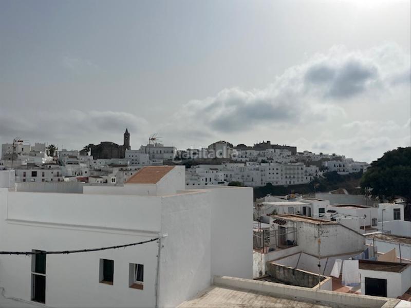 Foto 1db3ac9c-c7c2-4a1d-931b-df7ed7515f91. Casa en calle juan relinque 22 casa independiente para reformar con terraza privada, con muchas posibilidades en Vejer de la Frontera