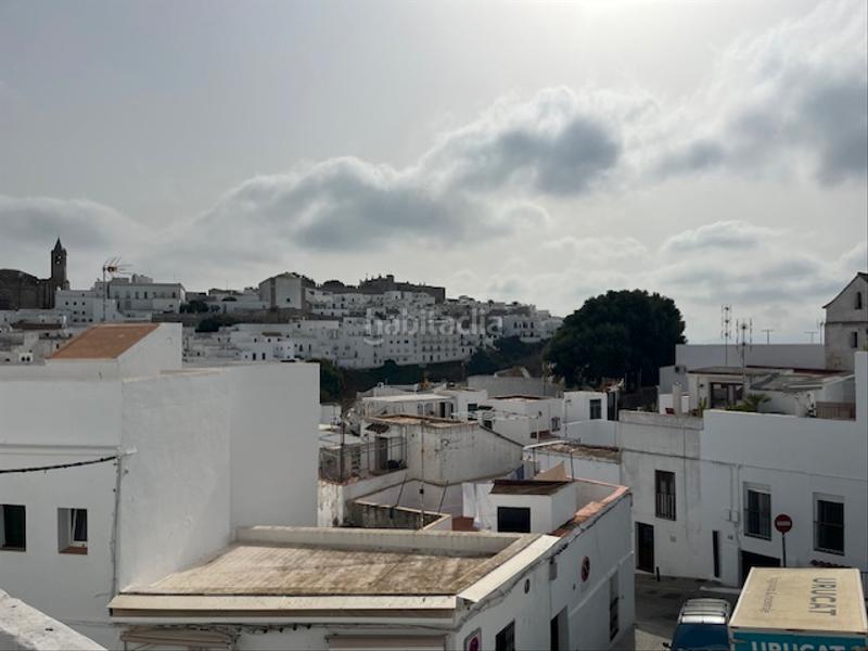 Foto bc43ad8d-07cc-40df-8f75-fd34c7ca50fe. Casa en calle juan relinque 22 casa independiente para reformar con terraza privada, con muchas posibilidades en Vejer de la Frontera