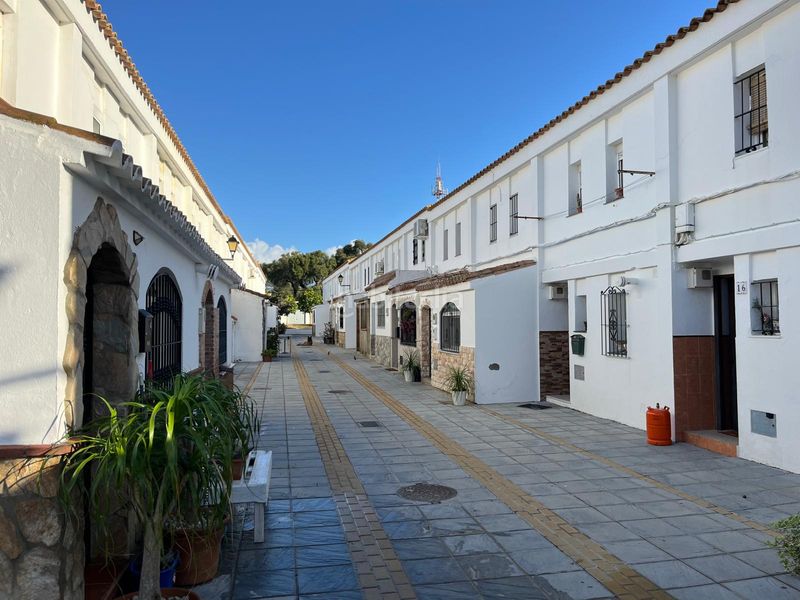 Foto 617665d7-9c4d-44f4-a087-a3fbd30c2181. Casa adossada a poblado varelo 6 a Vejer Vejer de la Frontera