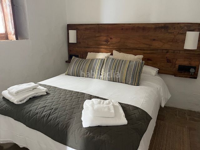 Foto bf3b79b9-74b5-4cbc-b2b2-58debea9baf0. Edificio con piscina in Vejer Vejer de la Frontera