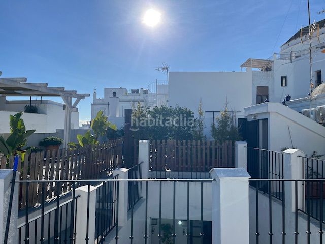 Foto dee9eef9-41bf-4df4-92ab-548a489e080d. Edificio con piscina in Vejer Vejer de la Frontera