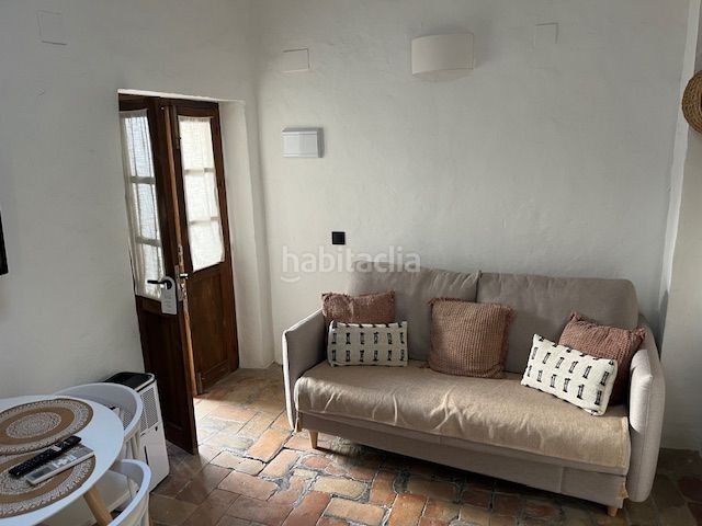 Foto f65d0872-84e9-44bc-842a-d5f292d5b619. Edificio con piscina in Vejer Vejer de la Frontera