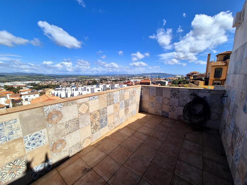 Foto 3d9dce0e-09cb-49cb-9574-17deb4c87595. Chalet avec chauffage parking piscine dans San Bernabé Algeciras