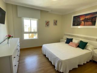 Piso en Bajadilla - Fuente Nueva. Bajada de precio! piso reformado con mobiliario a estrenar.