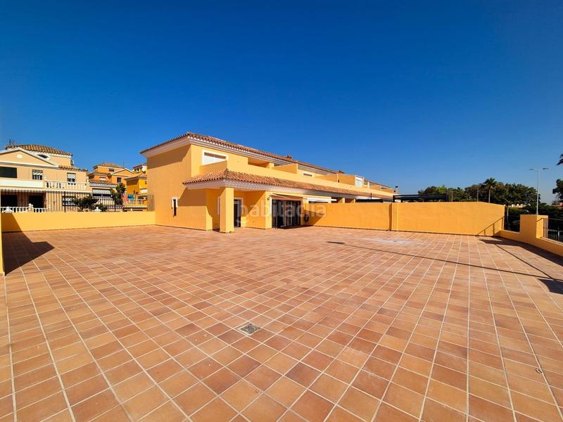 Foto 5cc486e4-ba80-4edc-91d0-c4c7f5f07611. Casa aparellada amb aparcament a San García Algeciras