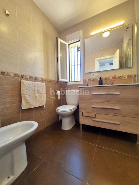 Foto 860fae83-9db4-4584-bb02-ca2cfcc80305. Casa aparellada amb aparcament a San García Algeciras