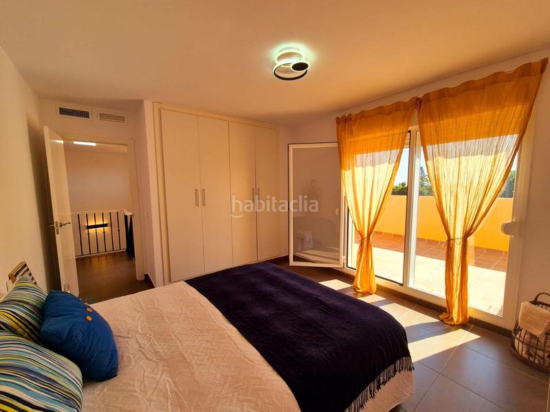 Foto 9cc30bba-4a50-481b-86ca-d22859e5f6f5. Casa aparellada amb aparcament a San García Algeciras