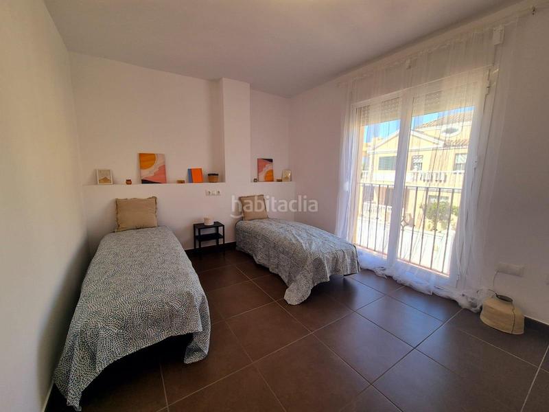 Foto b1873e14-51cf-4ec9-9def-8704eb187fa3. Casa aparellada amb aparcament a San García Algeciras