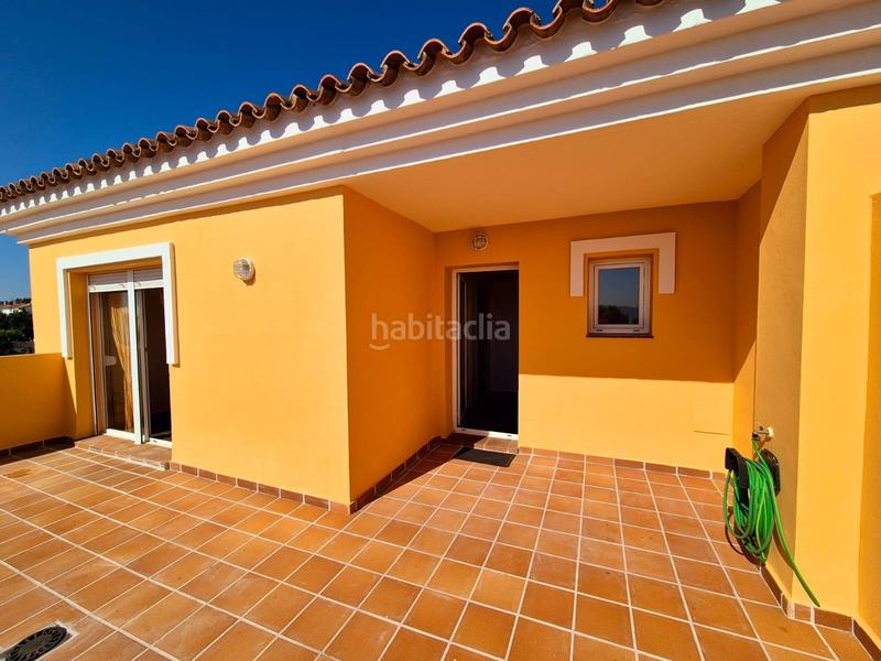 Foto d781b1de-e4ea-43f1-a2fe-14585b46aa9c. Casa aparellada amb aparcament a San García Algeciras