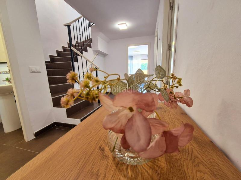 Foto fd83a39b-47c9-4845-b3c5-c4cac09bd704. Casa aparellada amb aparcament a San García Algeciras