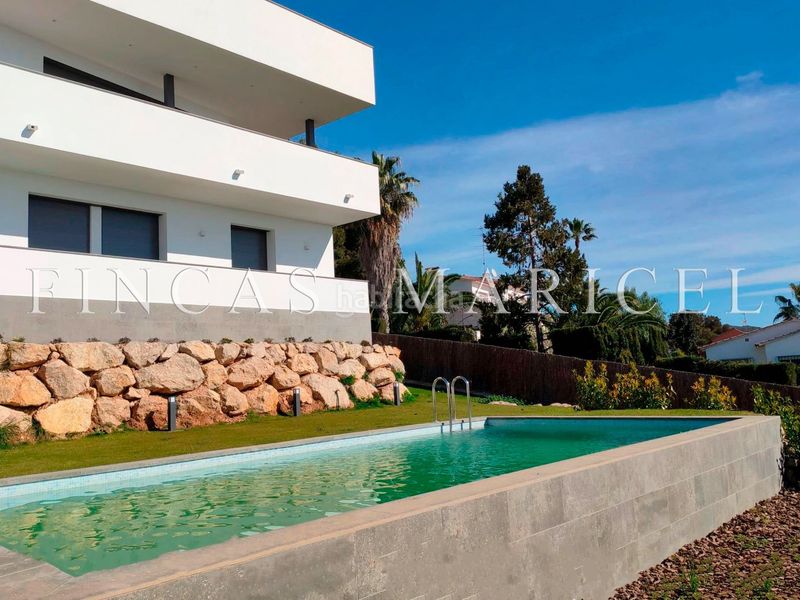 Foto 9ec78fd3-4c3d-41ae-9e06-331818d828c2. Casa amb calefacció aparcament piscina a Vallpineda-Santa Bàrbara Sitges