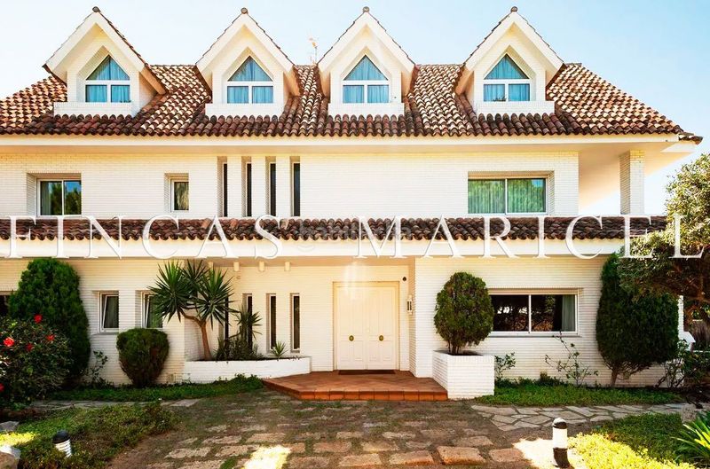 Foto 20574fd0-2b10-4fa7-b6d6-c3ceec1e839b. Casa amb calefacció piscina a Can Girona - Terramar - Vinyet Sitges