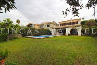 Maison à Vallpineda-Santa Bàrbara. Chalet independiente con fantásticas vistas al mar