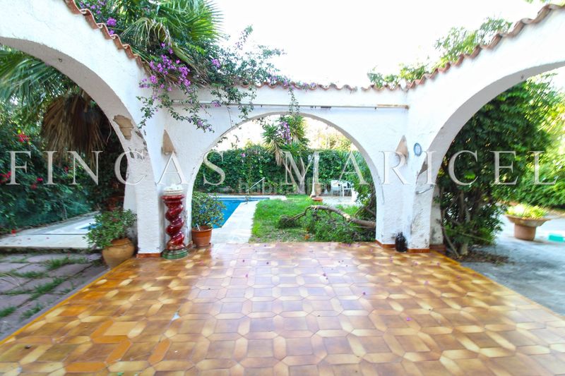 Foto b8c3189e-2b37-40e8-9658-1cc79015d061. Casa amb calefacció piscina a Can Girona - Terramar - Vinyet Sitges