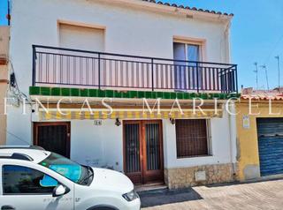Masia  Camí del coll. Casa de pueblo a reformar  sitges