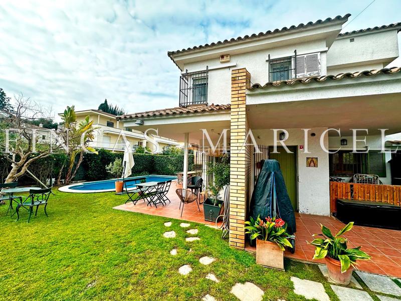 Foto 5b7b6608-9d3d-4138-9336-eb485eea0b4b. Reihenhaus mit heizung pool in Can Girona - Terramar - Vinyet Sitges