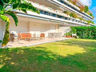 Rent Flat in Can Girona - Terramar - Vinyet. Estupenda planta baja en park de mar  sitges