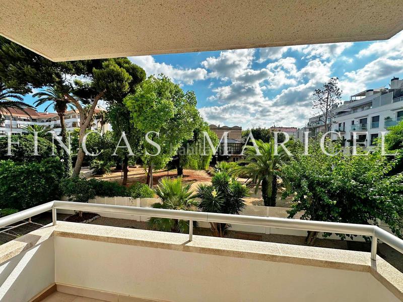Foto a4025dc6-c806-44b0-94bc-2ad001be6730. Piso  con piscina y parking en el centro en Centre Sitges
