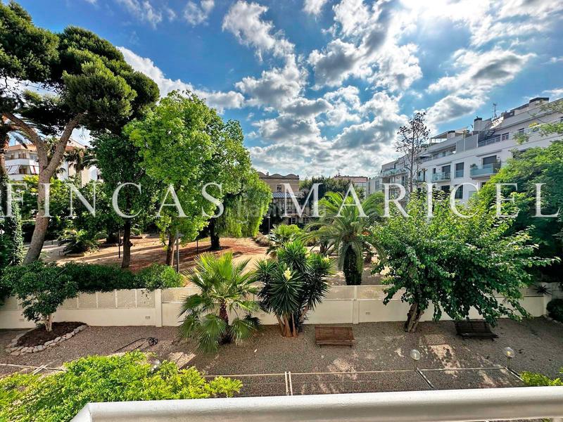 Foto b7c3b68e-bf50-4388-b810-303a785804d0. Piso  con piscina y parking en el centro en Centre Sitges