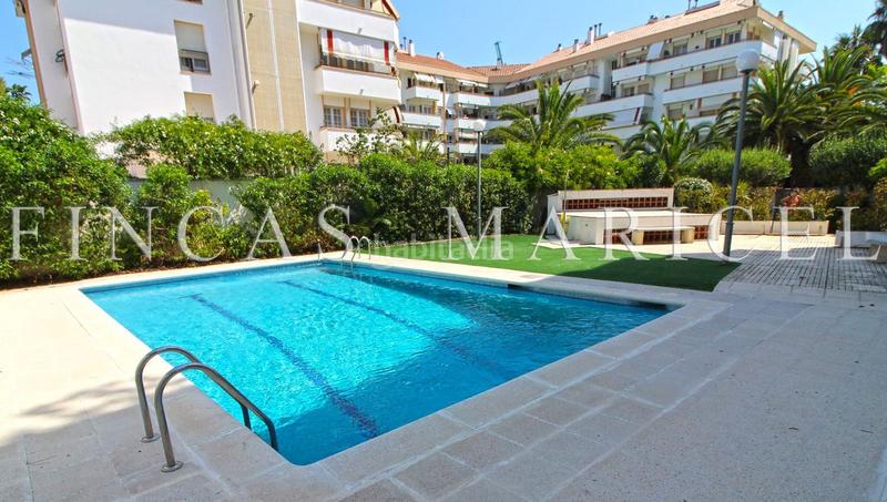 Foto fdc9cf41-0b75-4526-b0f5-66c0b814f843. Piso  con piscina y parking en el centro en Centre Sitges