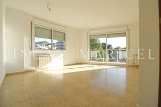 Location Appartement à Els Molins - Pins Vens. Luminoso piso con piscina comunitaria.