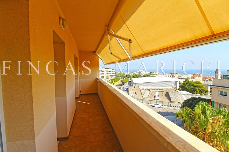 Foto 45c95b4b-842d-47d5-a69a-3beed87ea68c. Ático  dúplex con vistas al mar en Els Molins - Pins Vens Sitges