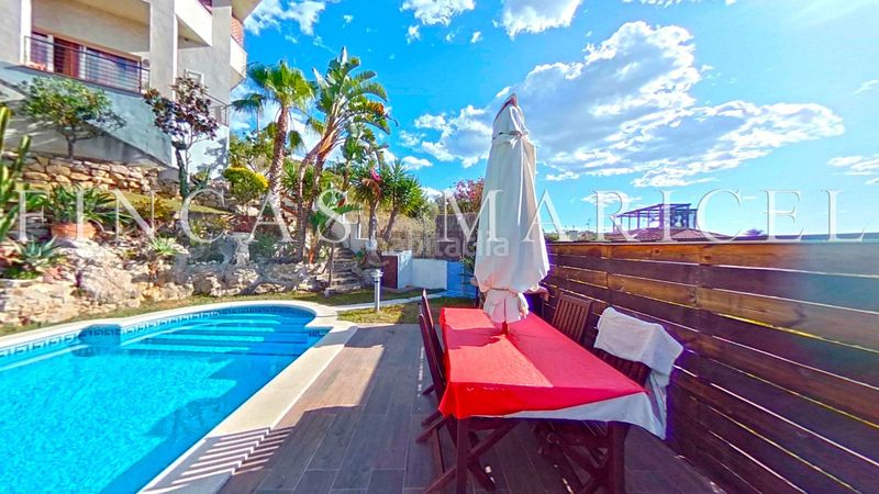 Foto 437379b7-2aa2-4a52-9058-cd7a46d976d0. Casa amb calefacció aparcament piscina a Levantina - Montgavina - Quintmar Sitges