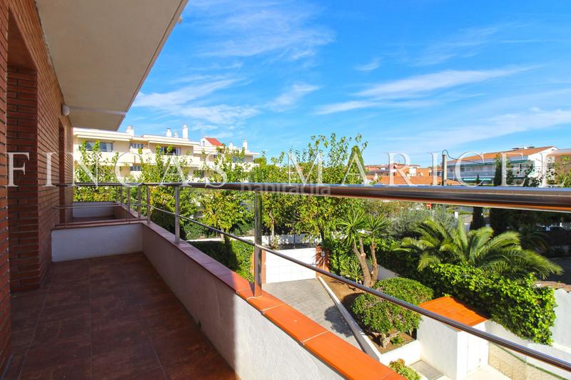 Foto 905a0495-41c0-4fdf-9212-53e1897ccbe7. Appartamento con riscaldamento piscina in Can Girona - Terramar - Vinyet Sitges