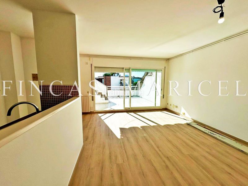 Foto 7c9d397c-2c06-4734-92d0-e927b10872c4. Àtic amb calefacció piscina a Can Girona - Terramar - Vinyet Sitges