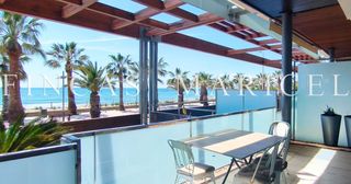 Etagenwohnung in Les Salines-Pla de Sant Pere. Piso en venta en primera línea de mar en cubelles