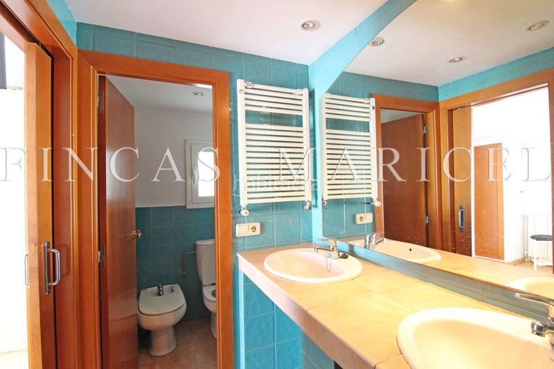 Foto db7fc627-2d75-48ac-b3a1-960234ff9538. Àtic a Centre Sitges