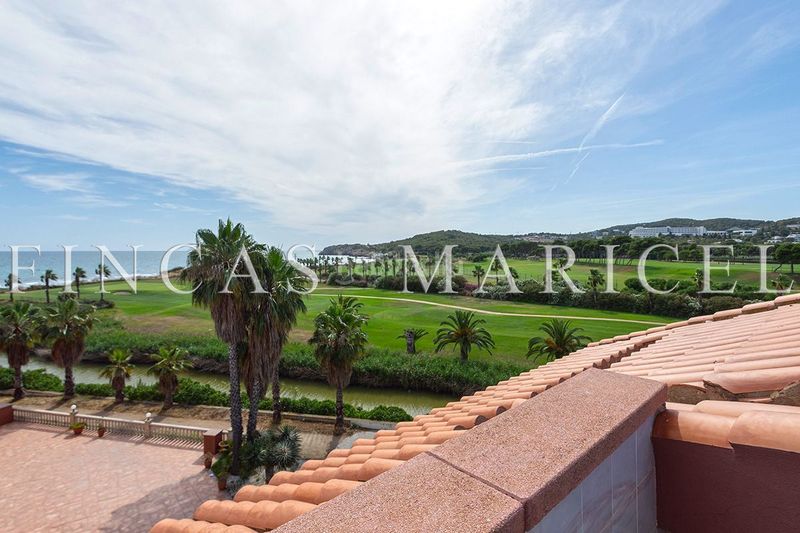 Foto 511a36fe-3700-4abb-8b45-fcbeaecdbe4e. Àtic amb piscina a Can Girona - Terramar - Vinyet Sitges