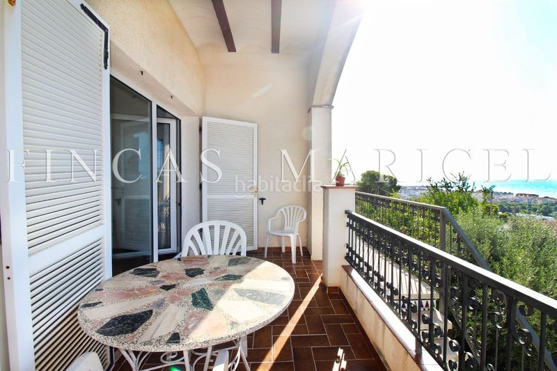 Foto 05f91c42-d9be-4e8c-9aff-84929b2abf24. Casa amb aparcament a Bellamar Calafell