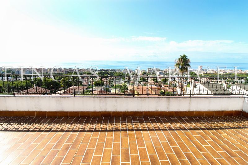 Foto 19f64711-6e8b-4775-b759-3a920aa0f2f0. Casa amb aparcament a Bellamar Calafell