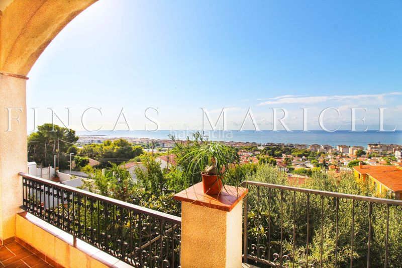 Foto 952766f0-d8ef-4b2f-83de-27d06233a8e4. Casa amb aparcament a Bellamar Calafell