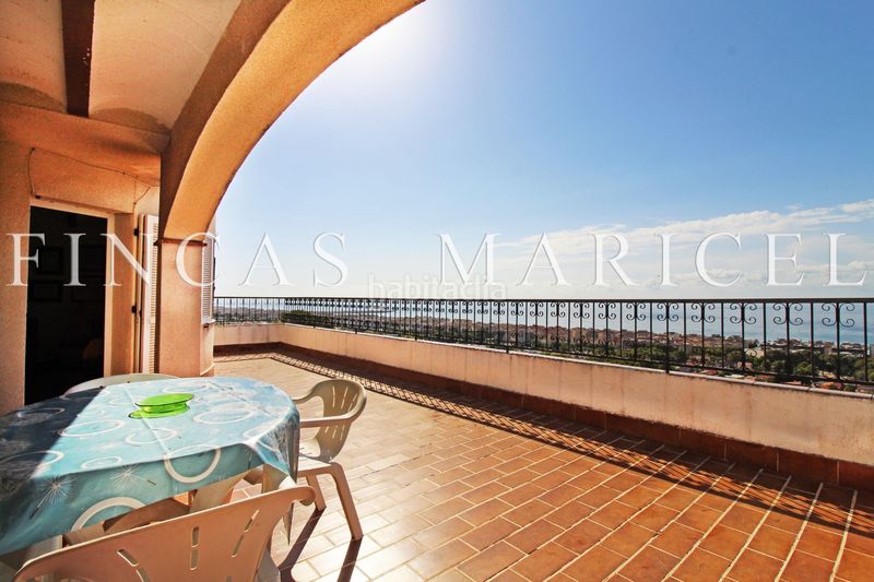 Foto dd1b50a2-7c56-48d0-bee8-3b0536dabd36. Casa amb aparcament a Bellamar Calafell