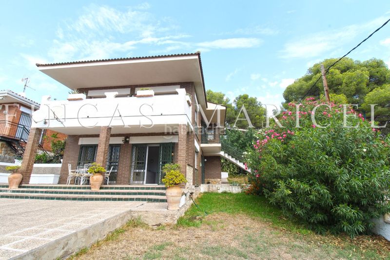 Foto a6a98dca-fef0-4c7c-beb4-b66e87e79da8. Casa amb aparcament a Bellamar Calafell