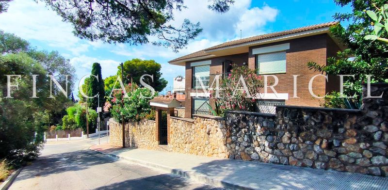 Foto de910e55-afd8-41bf-af76-42657734e564. Casa amb aparcament a Bellamar Calafell