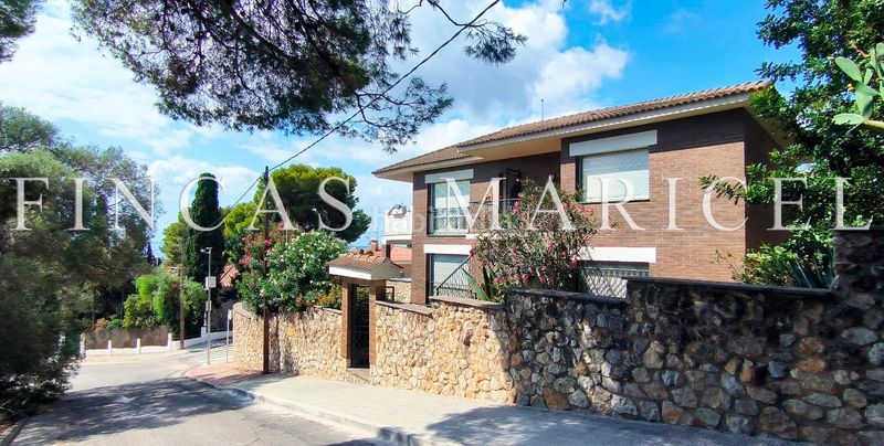 Foto fdc267e9-4849-45e5-9798-20258264ba0d. Casa amb aparcament a Bellamar Calafell