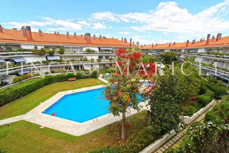 Foto 650bb250-5056-4e3e-8b4b-4ecd4bb33cb6. Rent duplex with pool in Can Girona - Terramar - Vinyet Sitges