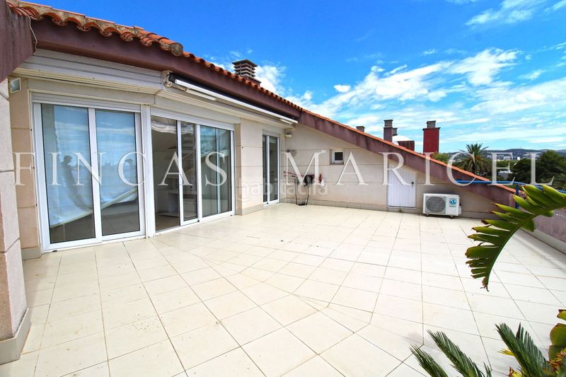 Foto cda219b1-1992-4d28-b767-2b4a457c555c. Rent duplex with pool in Can Girona - Terramar - Vinyet Sitges