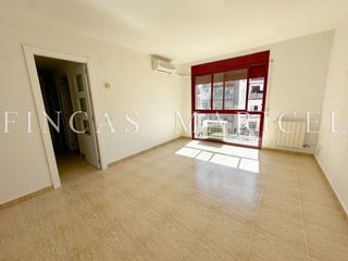 Pis  Ibérica. Piso luminoso de 3 habitaciones con parking incluido en ronda ib
