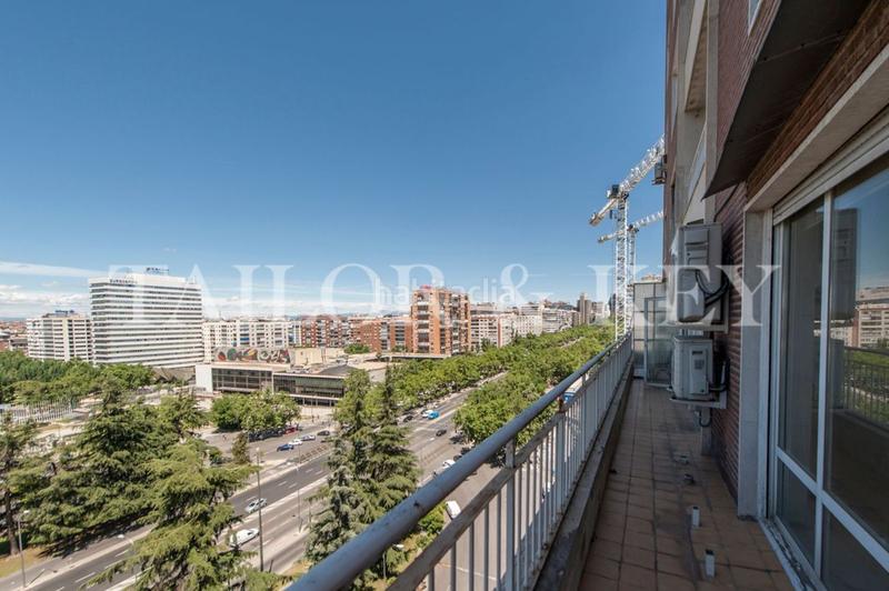 Foto 1375a847-c58c-4a4f-be75-faf07f6c0ce6. Oficina a El Viso Madrid